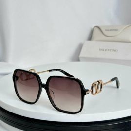 Picture of Valentino Sunglasses _SKUfw56810106fw